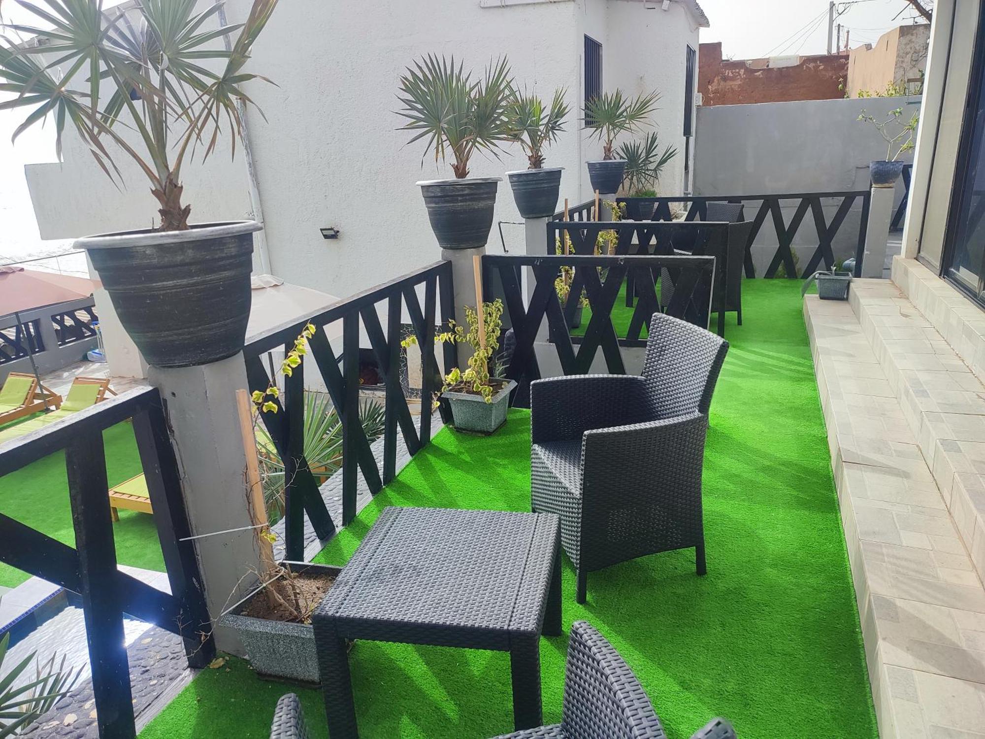 Latinaya Hotel Popenguine Экстерьер фото